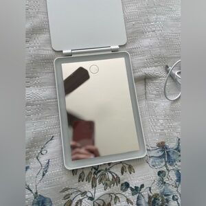 White Light up Travel Cosmetic Mirror